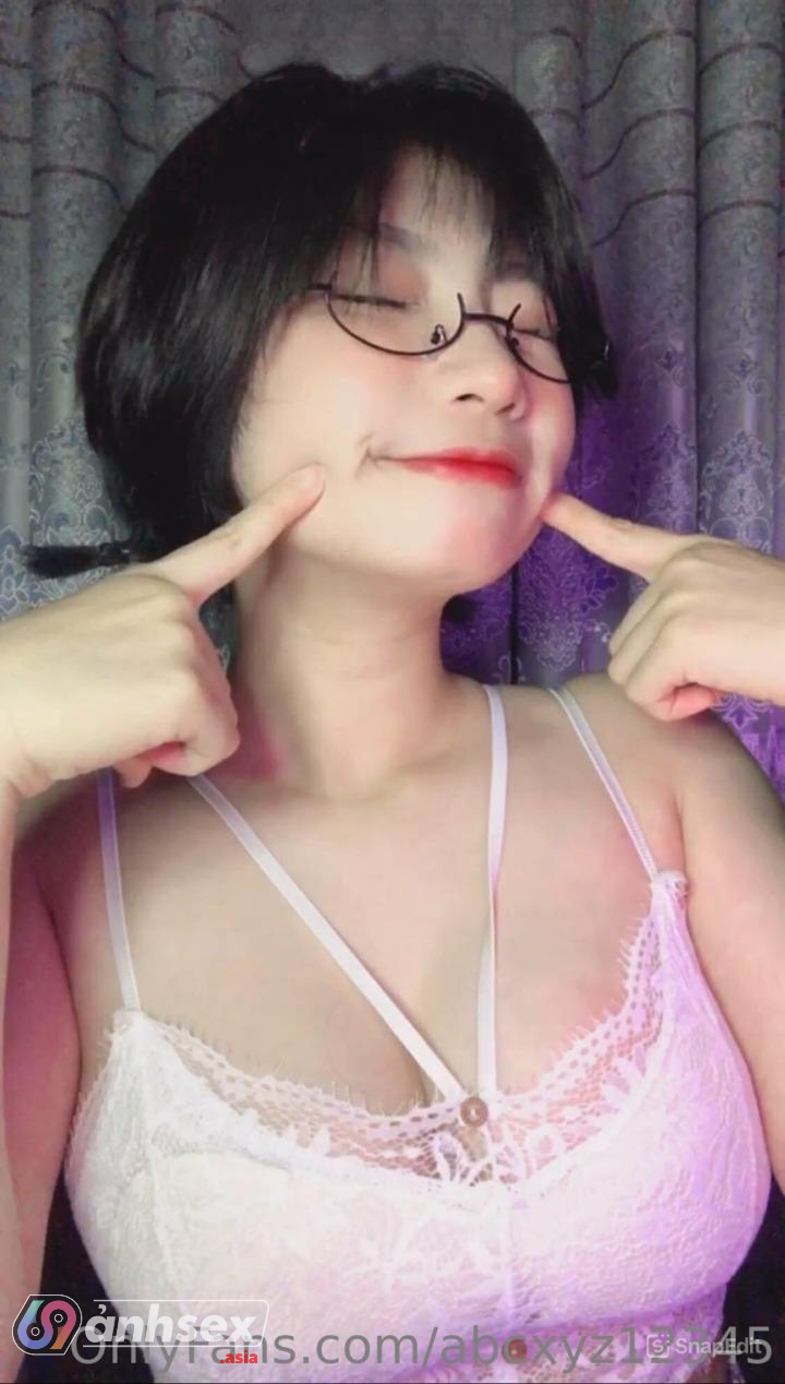 Full Ảnh Sex Lili Bear Leak OnlyFans Lè Lưỡi Trợn Mắt Cực Đĩ Thỏa